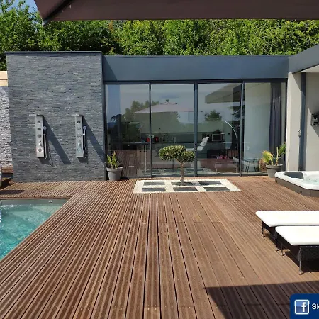 Piscine Chauffee Et Spa Jacuzzi Privatif Terrasse Sans Vis A Vis ,,,Sky House Agen,,, Exterior photo